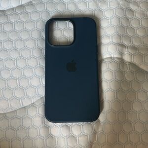 Apple iPhone 13 Pro MagSafe silicone case